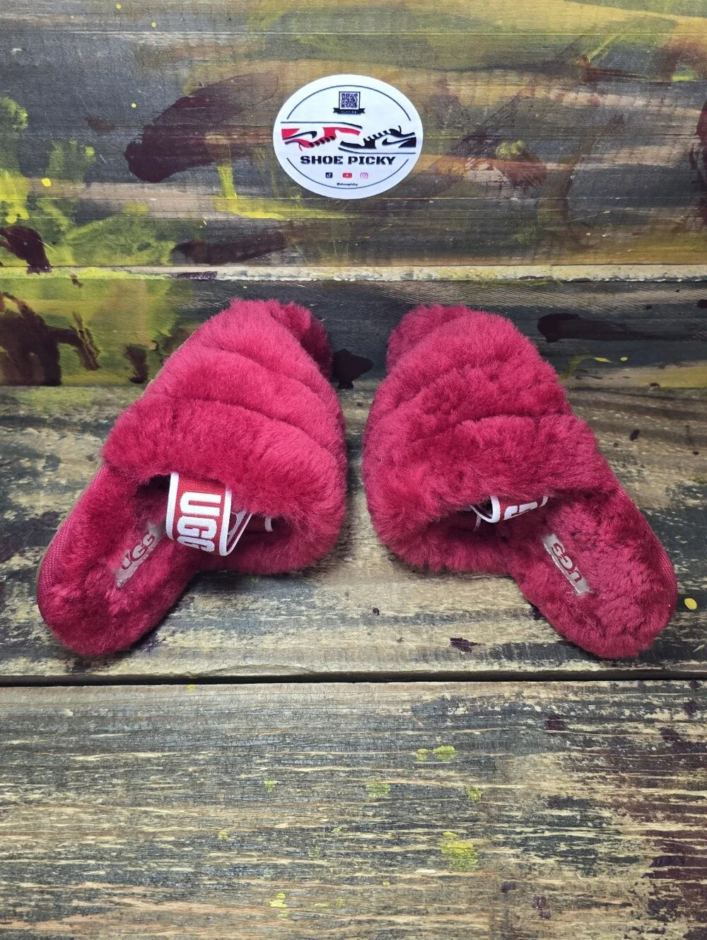 UGG‎ Fluff Yeah Slide toddler red size 7C used once